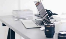 天涯社区老赵的传奇故事：十年网络江湖，那些有趣的回忆和朋友们的笑料。